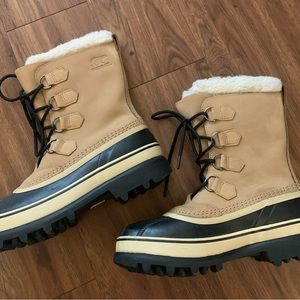 WORN ONCE: SOREL SNOW BOOTS